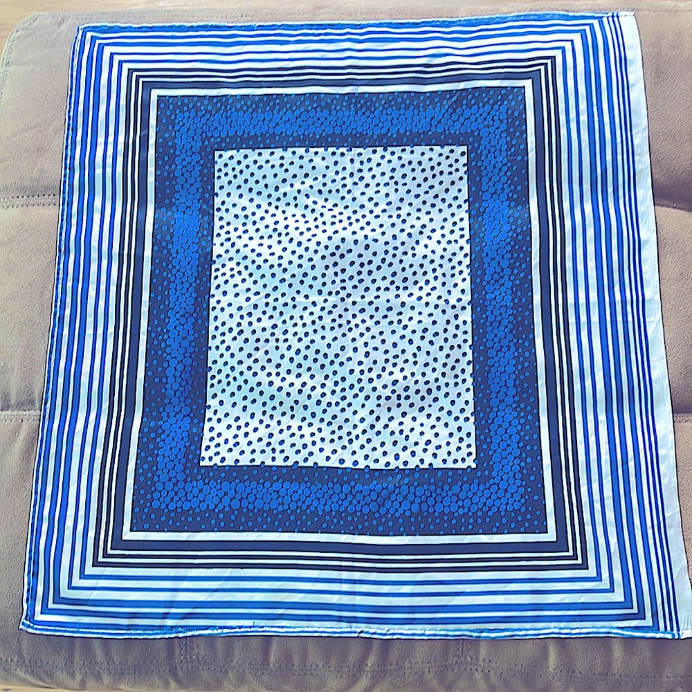 VTG Mod Retro Geometric Silk Scarf